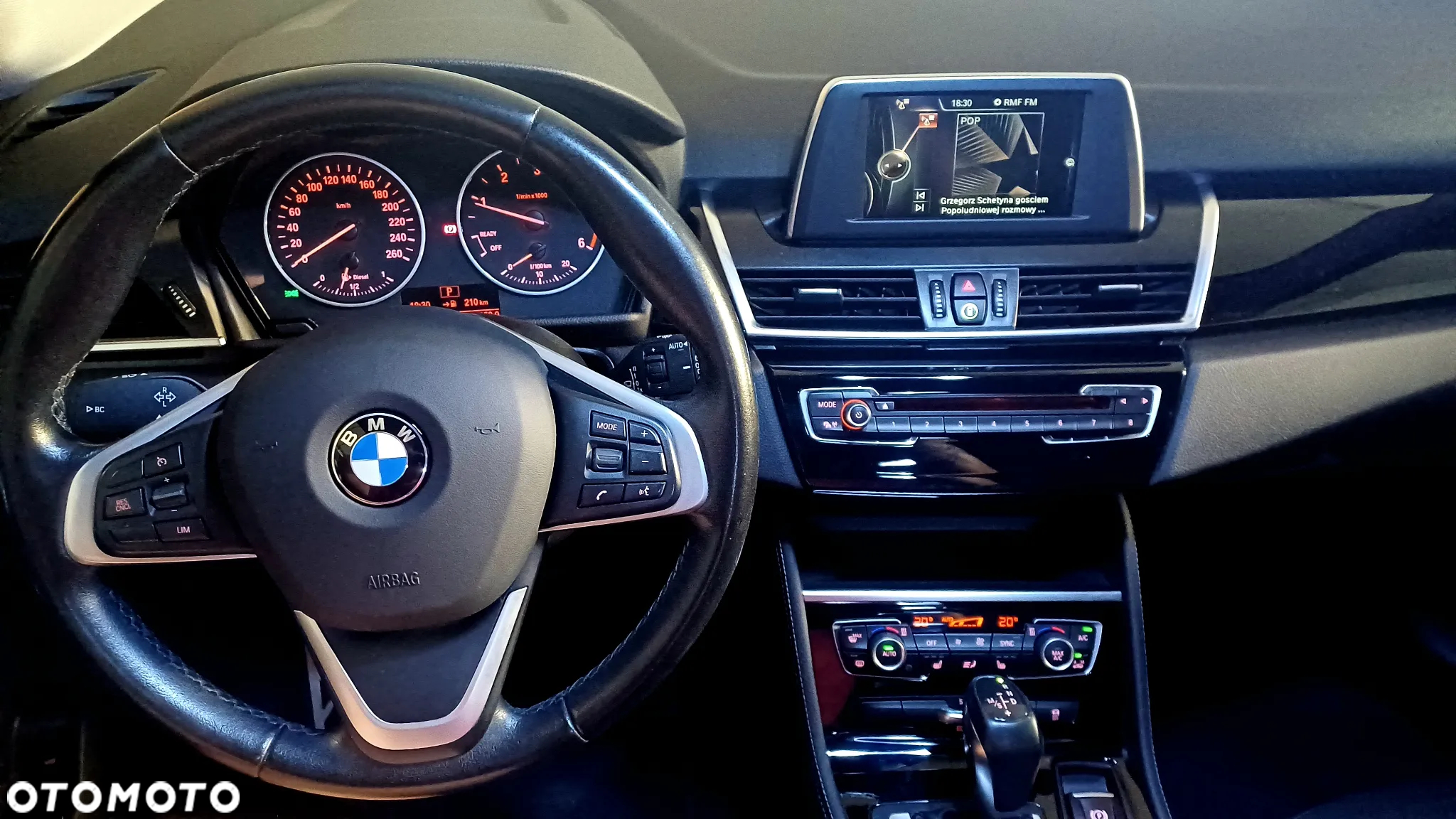BMW Seria 2 218d - 10