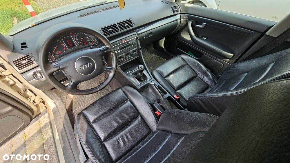 Audi A4 Limousine - 6
