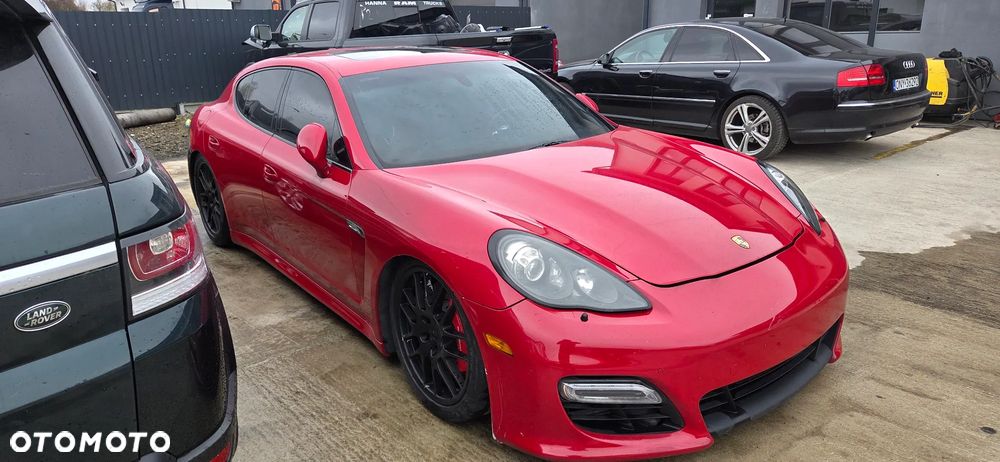 Porsche Panamera - 1