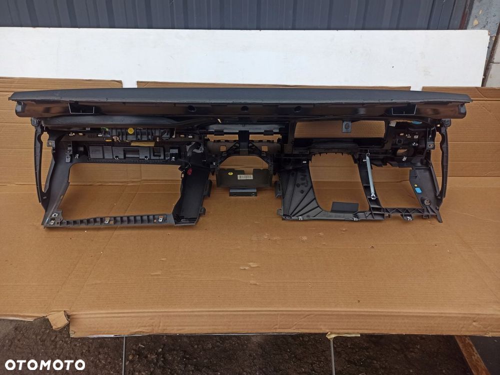 Deska rozdzielcza kokpit konsola VW PASSAT B6 B7 CC Europa - 11