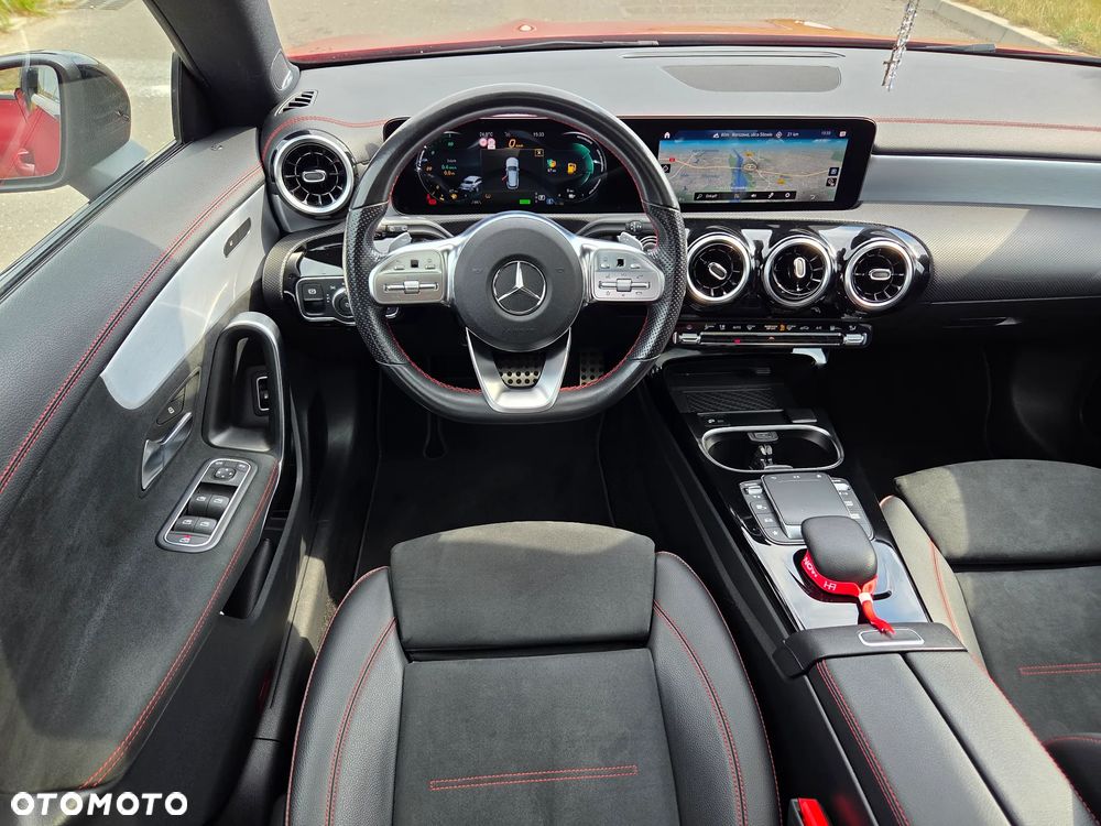 Mercedes-Benz CLA 250 e 8G-DCT AMG Line - 35