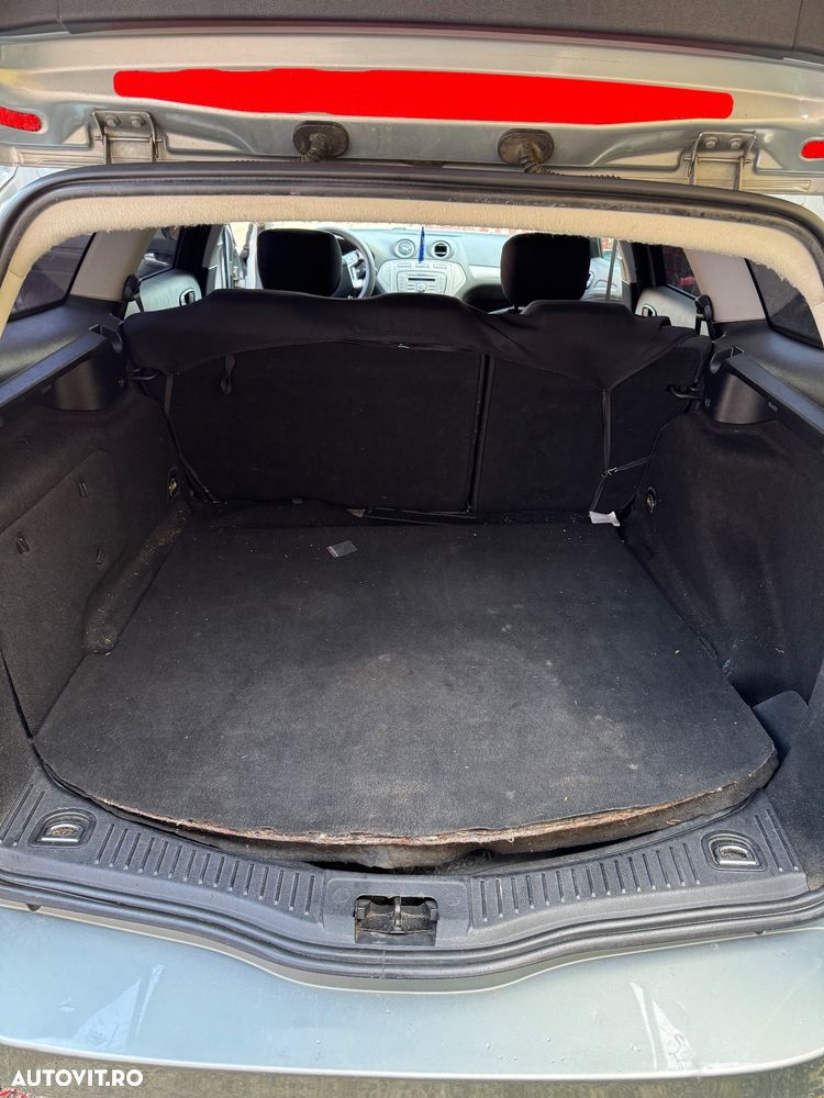 Ford Mondeo 2.0 TDCi Ghia - 8