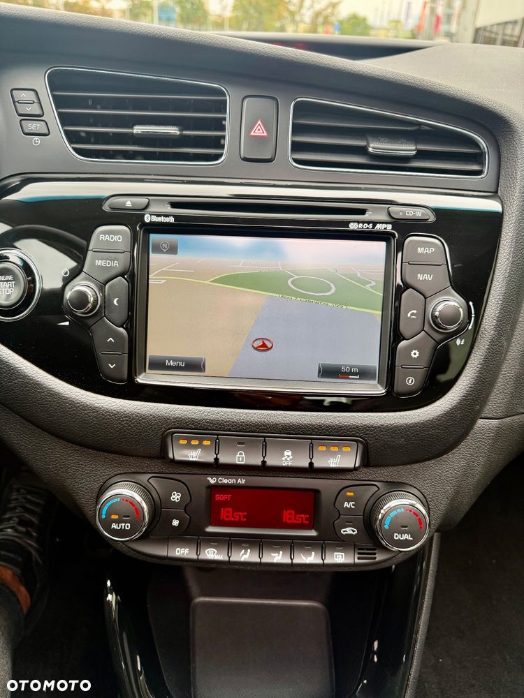 Kia Ceed 1.6 CRDi 128 ISG Platinum Edition - 29
