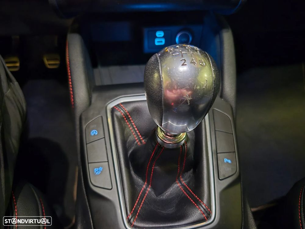 Ford Kuga 2.0 TDCi EcoBlue ST-Line - 20