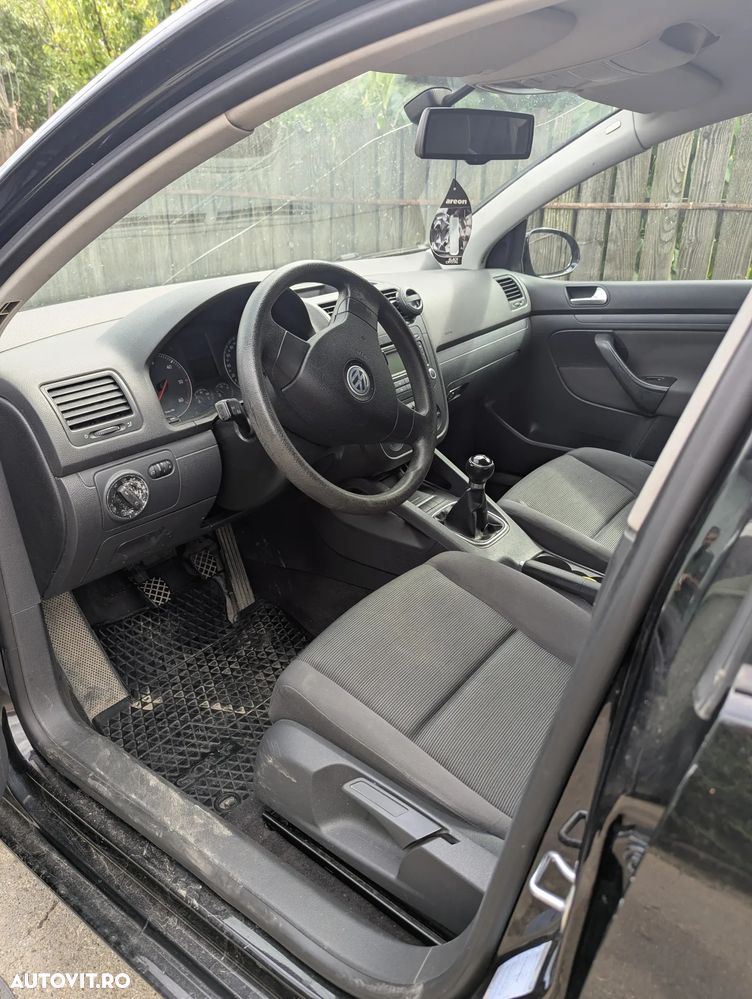 Volkswagen Golf - 5