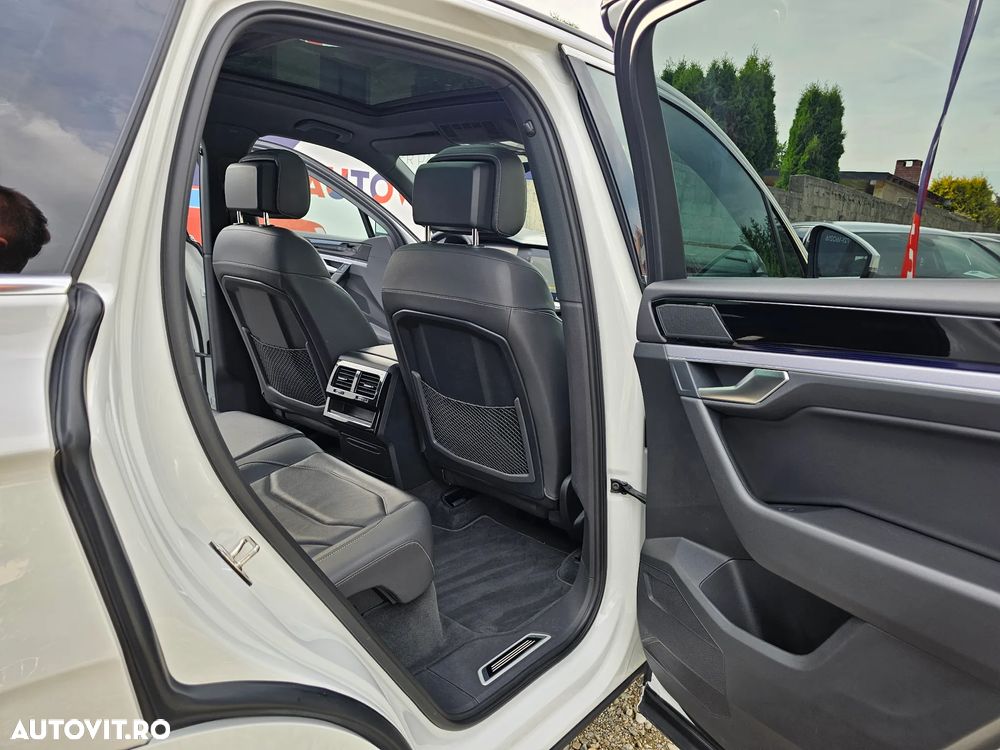 Volkswagen Touareg 3.0 V6 TDI SCR 4Motion Automatik R-Line - 34