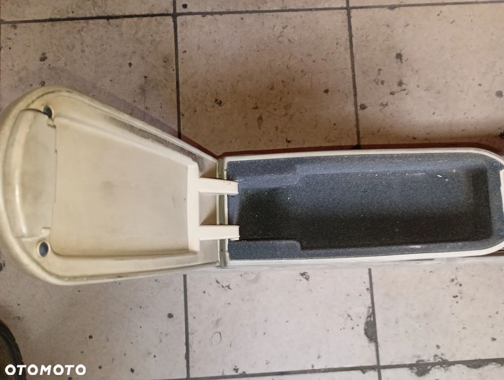 VW Passat B5 podlokietnik skora bananowa - 5