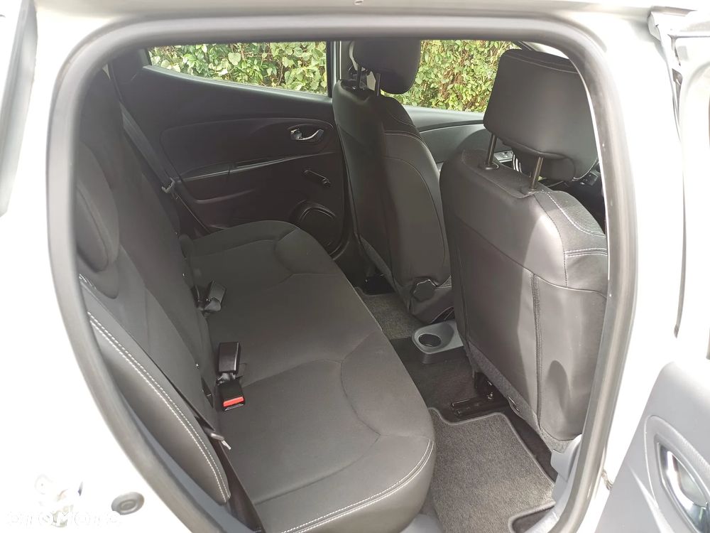 Renault Clio 1.2 16V 75 TomTom Edition - 29