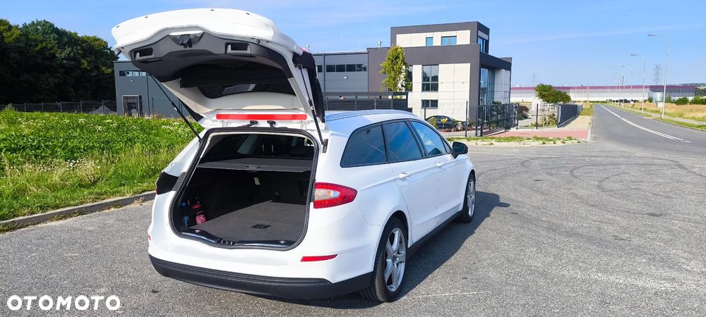 Ford Mondeo 2.0 TDCi Trend PowerShift - 11