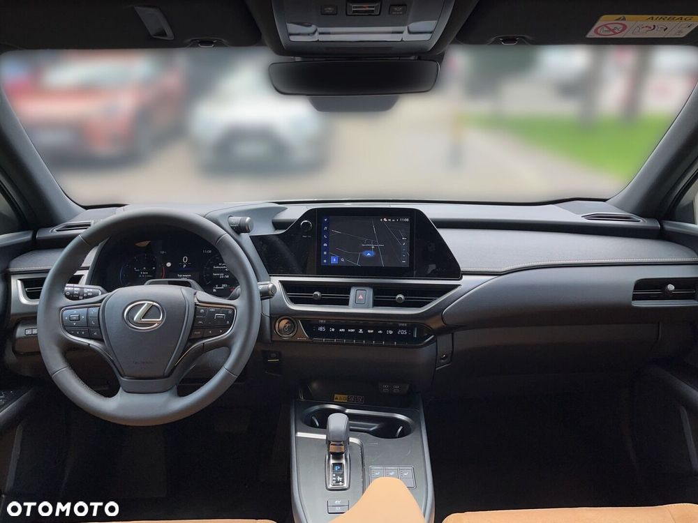 Lexus UX 300h Business - 8