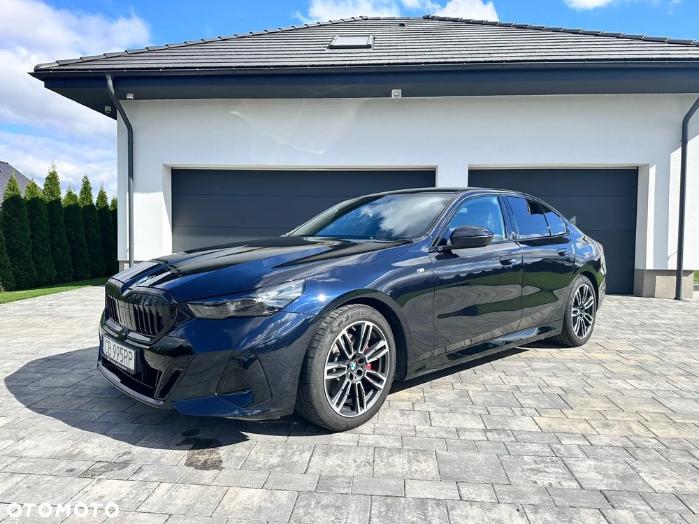 BMW Seria 5 M550i xDrive - 1