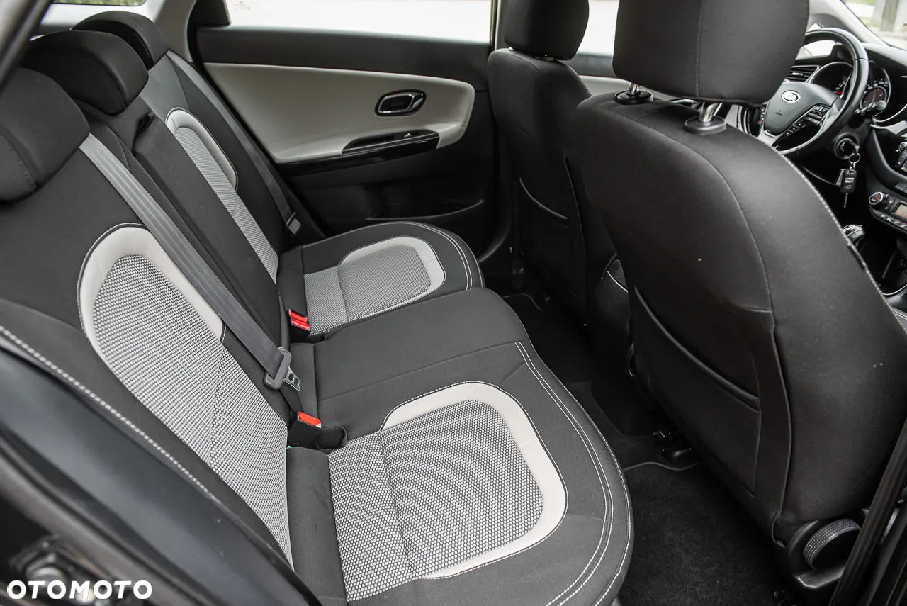 Kia Ceed - 31