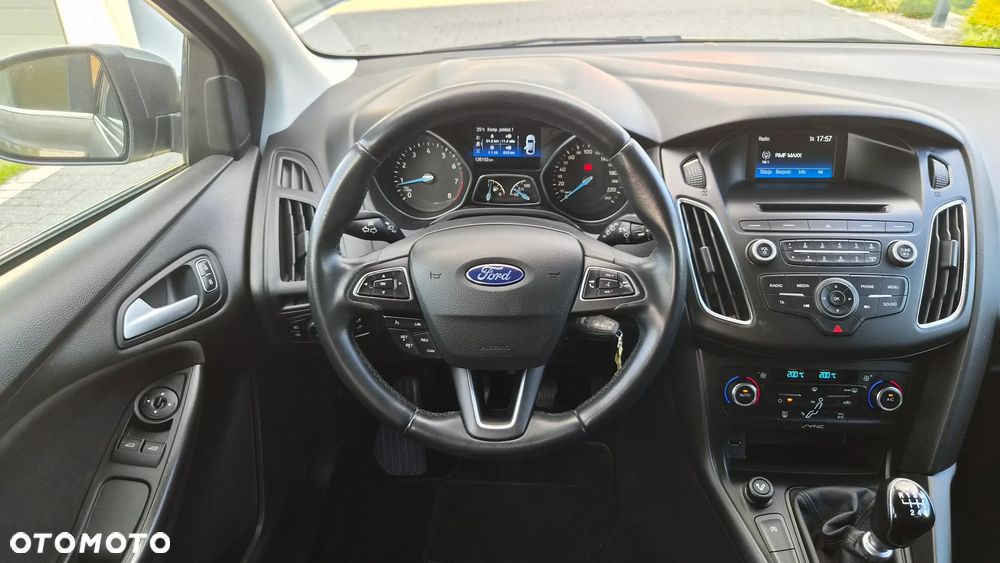 Ford Focus 1.0 EcoBoost STart-Stopp-System TITANIUM - 9