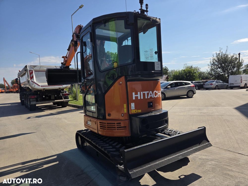 Hitachi ZX26U-6, 2024, 939 ore, Masa operationala 2,74tone, CUPLA RAPIDA mecanica+cupa ingusta+cupa lata+cupa taluz neinclinabila, LAMA NIVELARE, inst picon pe brate, fara aer conditionat, latime 1,2m, ridica 1,6 tone, JAPONIA, leasing-PROMOTIE 31.900Eur+Tva - 12