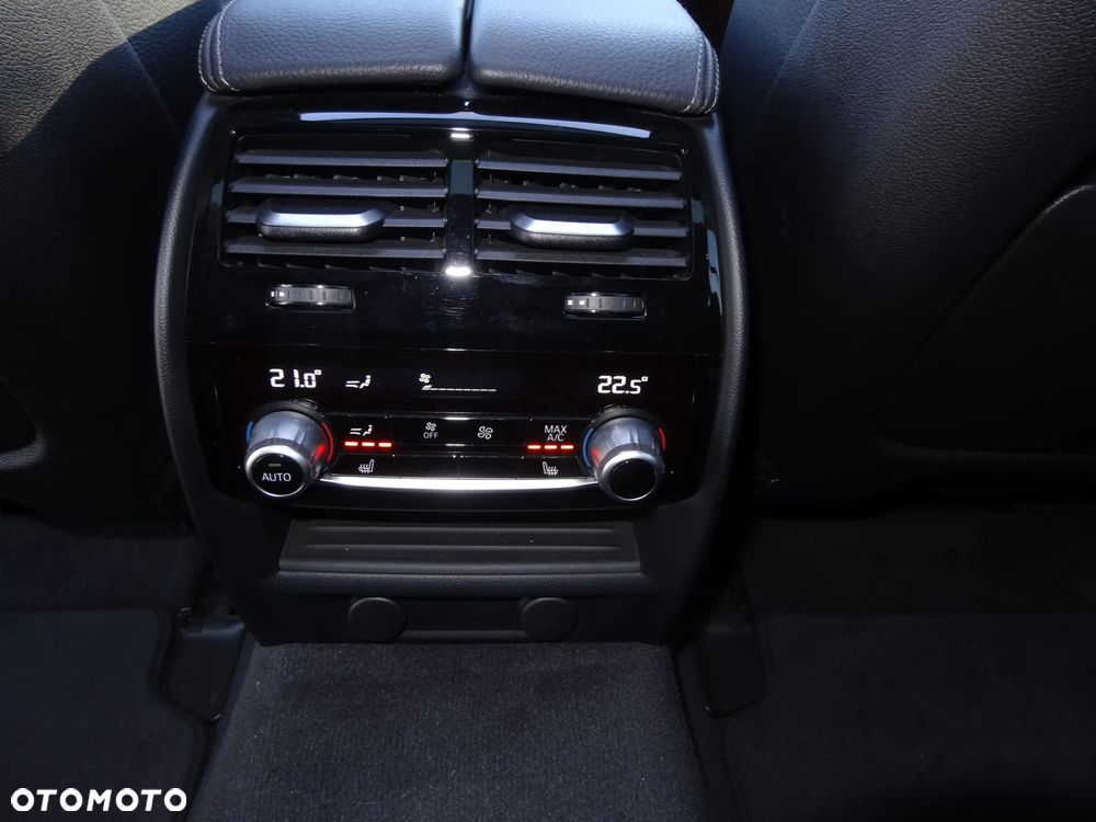 BMW Seria 5 M550d xDrive Touring - 31