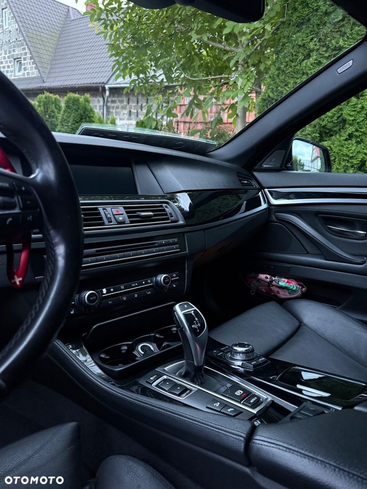 BMW Seria 5 535i xDrive - 25