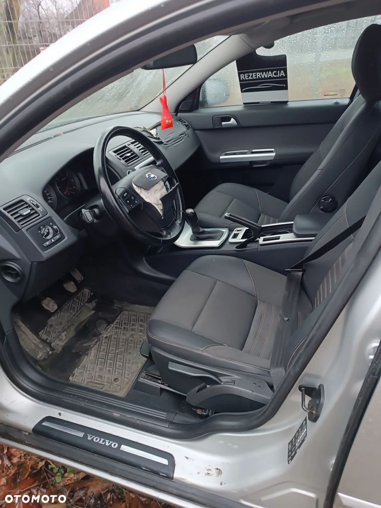 Auto na części - VOLVO S40 II 1.6 WSZYSTKIE CZĘŚCI  SILNIK SKRZYNIA Lakier 492 Silnik Skrzynia Drzwi Klapa Zderzak Lampa Lusterko Szyba Szyberdach Panorama Deska Kokpit Sterownik Moduł Czujnik Licznik Wyświetlacz Kierownica - 10