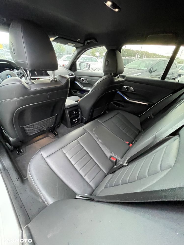BMW Seria 3 320d M Sport Shadow sport - 35