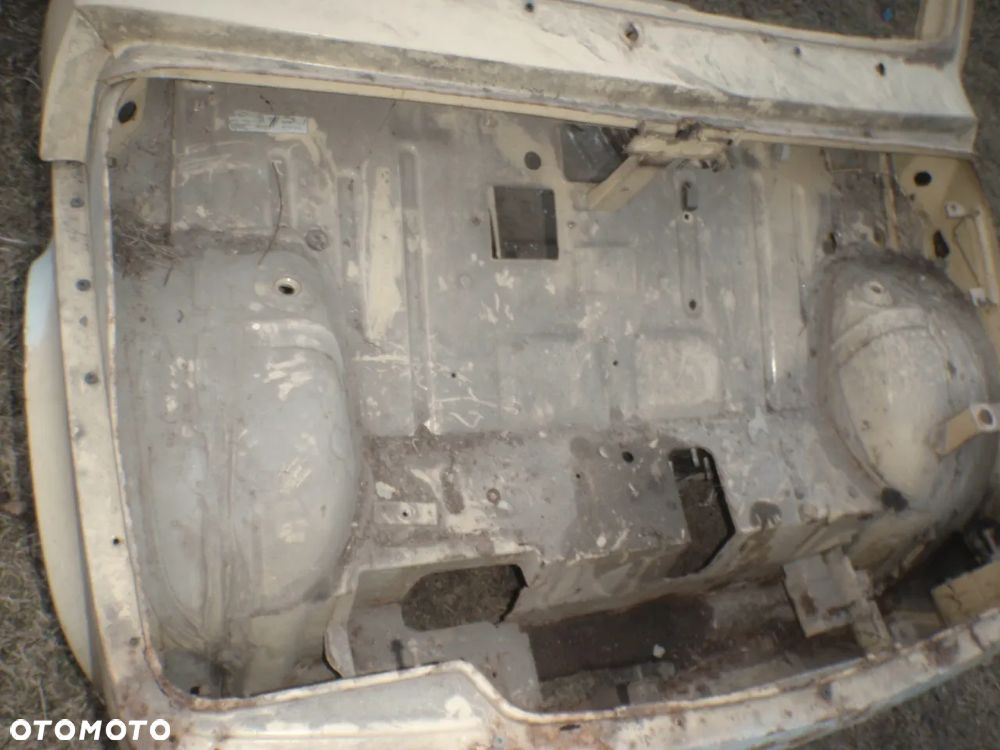 błotnik poszycie dach pas przedni karoseria ćwiartka buda fiat 126p maluch fl elegant - 9