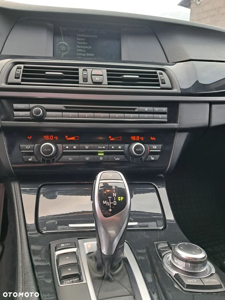 BMW Seria 5 520d xDrive - 12