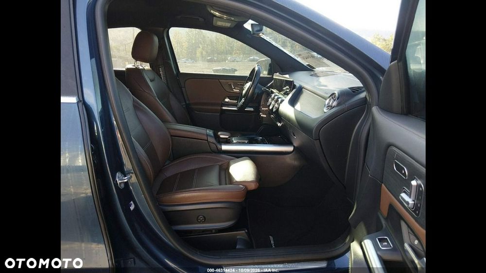 Mercedes-Benz GLA 250 4Matic 8G-DCT - 9