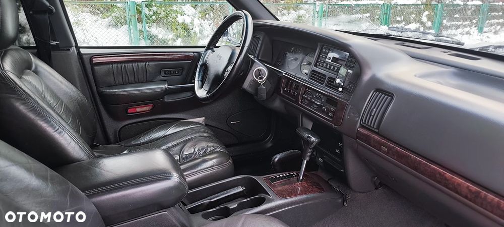 Jeep Grand Cherokee - 21