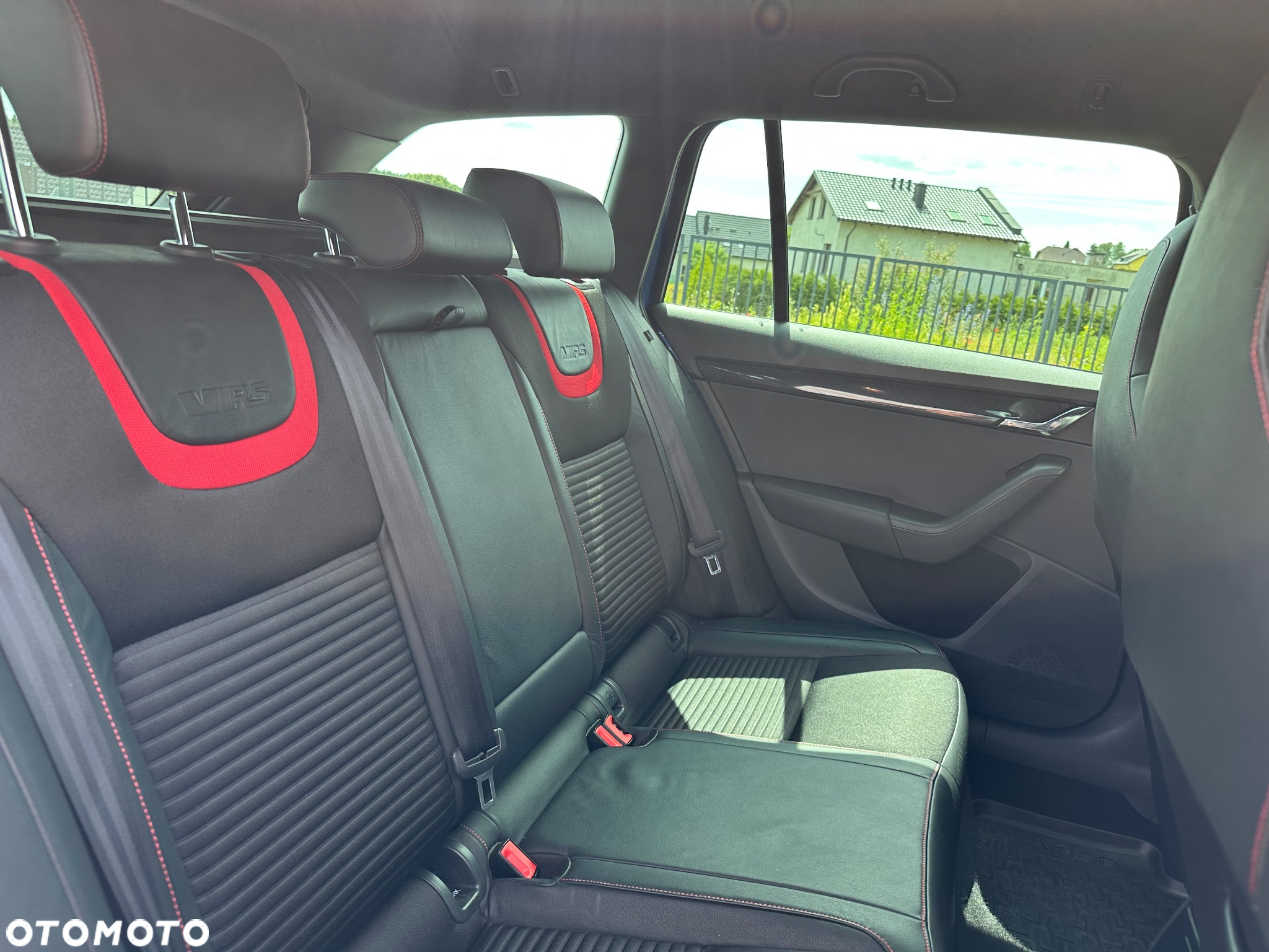 Skoda Octavia Combi 2.0 TDI DSG RS - 21