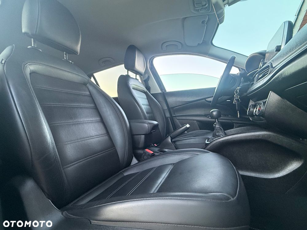 Fiat Tipo 1.4 T-Jet 16v S-Design - 16