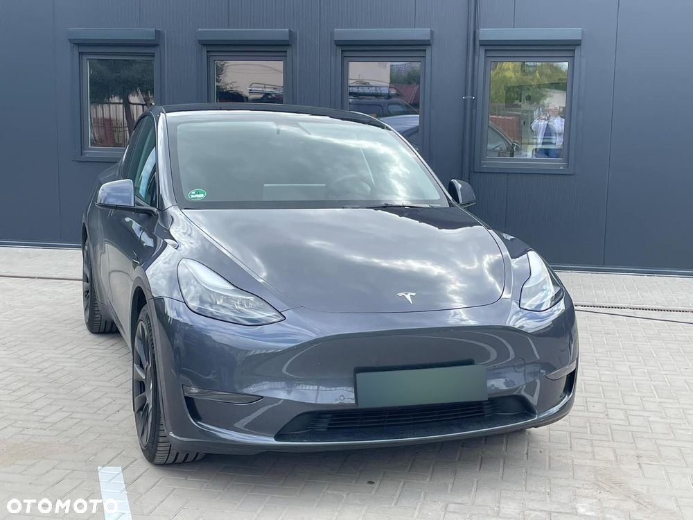 Tesla Y Long Range AWD - 9