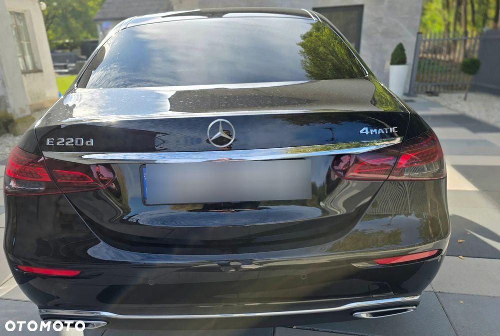 Mercedes-Benz E-Class 2022 photo 5