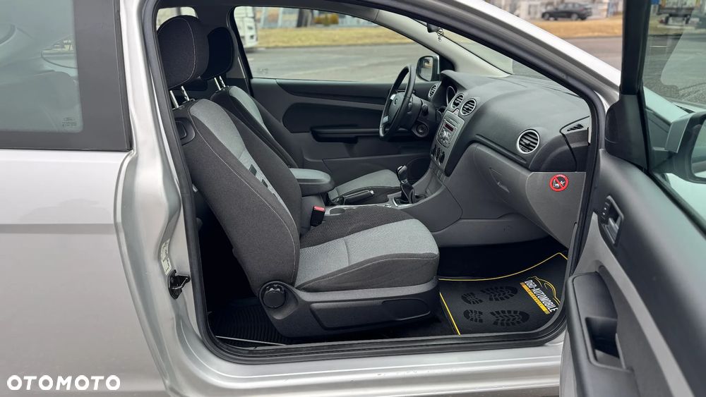 Ford Focus 1.6 16V Style+ - 29