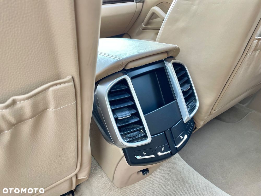 Porsche Cayenne S Platinum Edition - 16