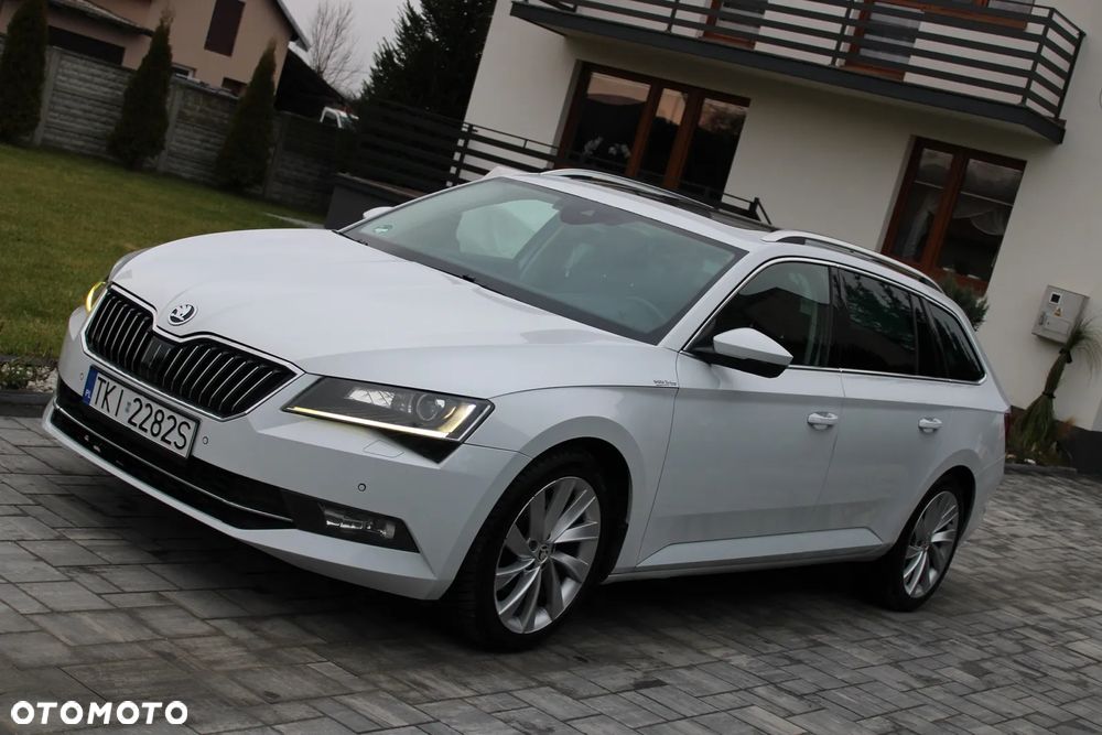 Skoda Superb 2.0 TDI Premium Edition - 10
