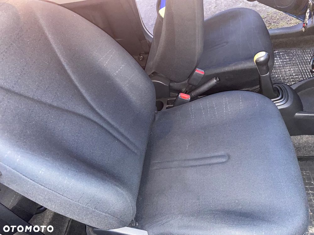 Toyota Yaris 1.0 VVT-i - 12