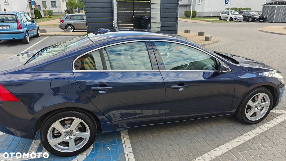 Volvo S60 T4 Momentum - 5