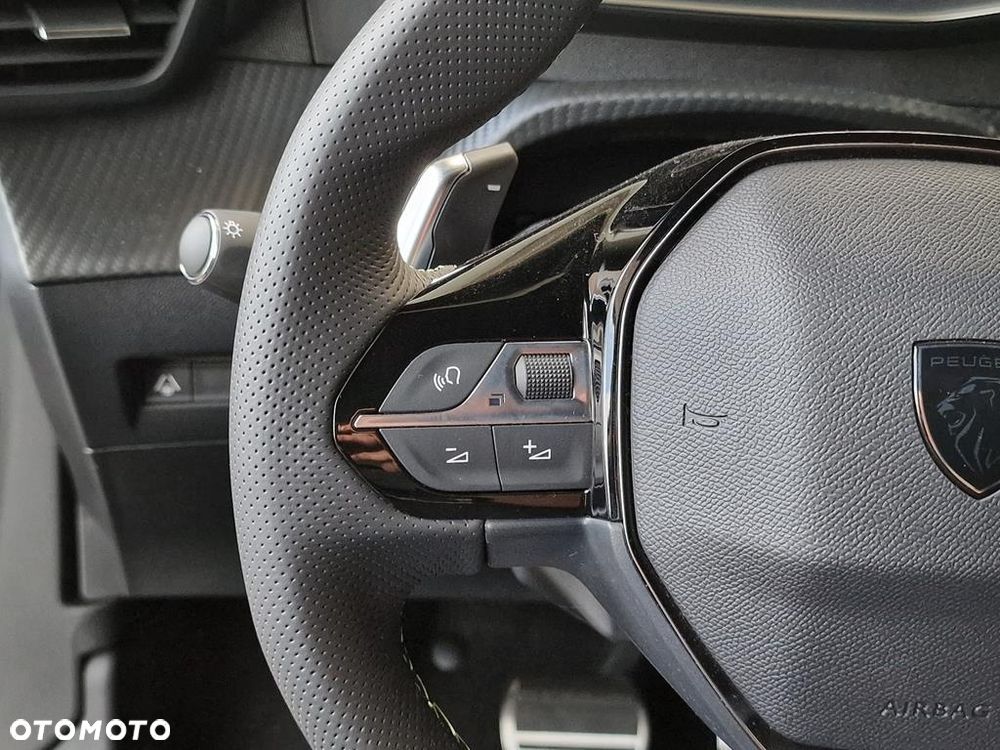 Peugeot 2008 PureTech mHEV GT E-DCS6 - 18