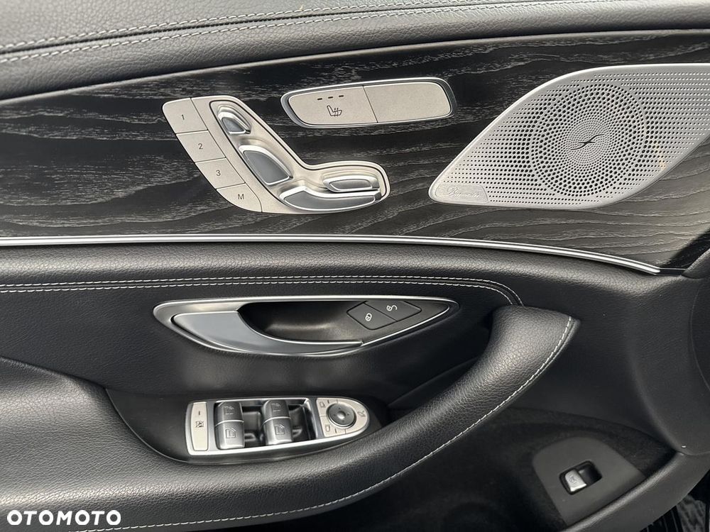 Mercedes-Benz CLS 300 d 4Matic 9G-TRONIC AMG Line - 12