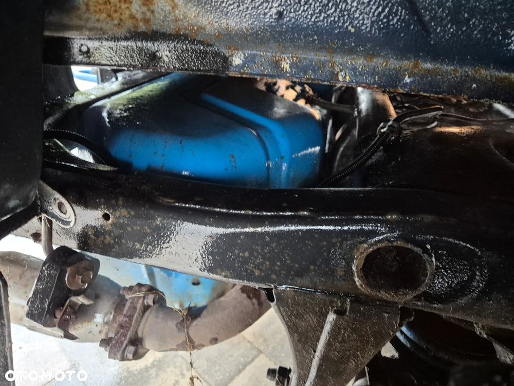 Mitsubishi Pajero - 16