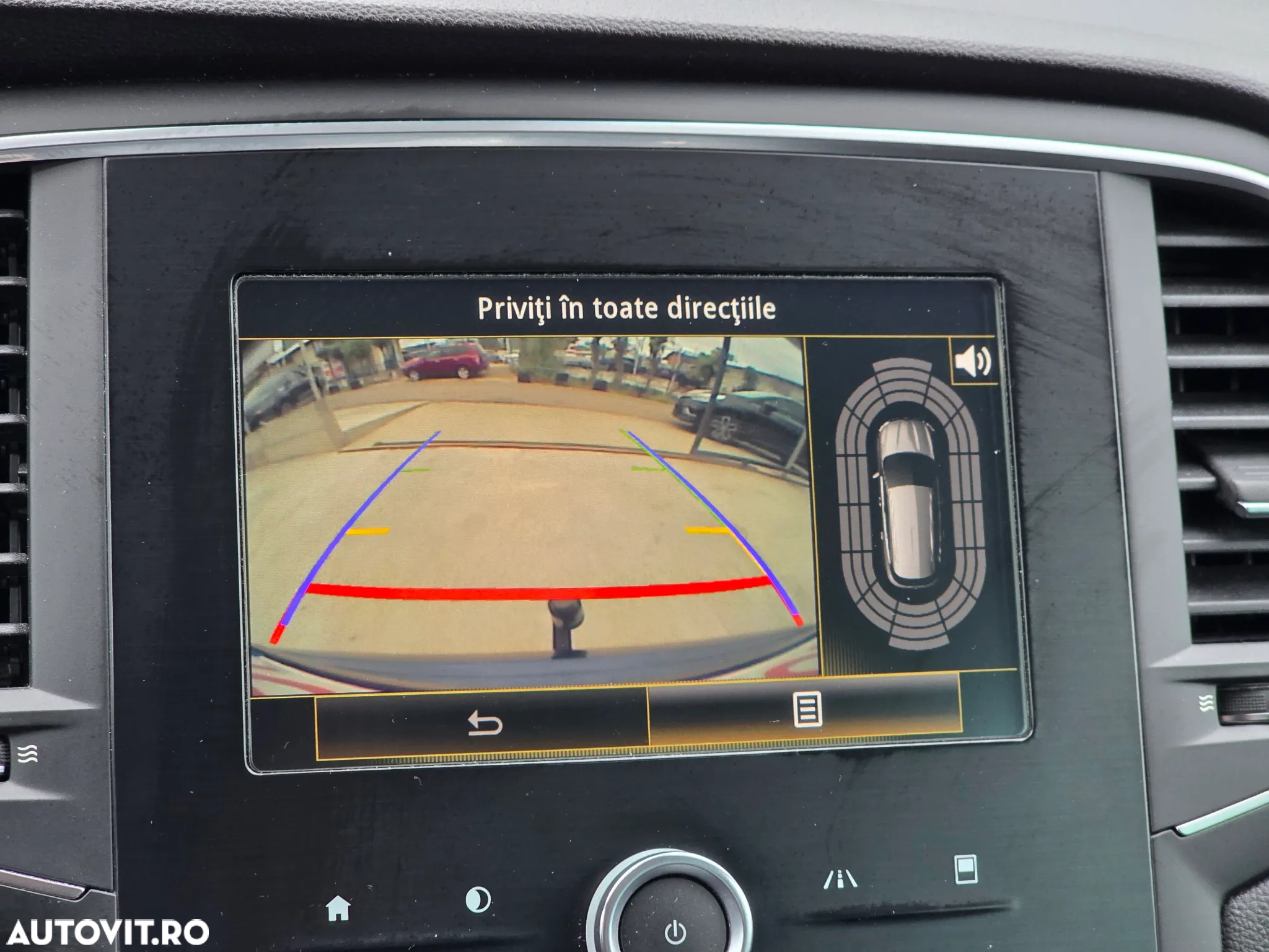 Renault Megane Grandtour dCi 110 FAP EDC BOSE Edition - 14