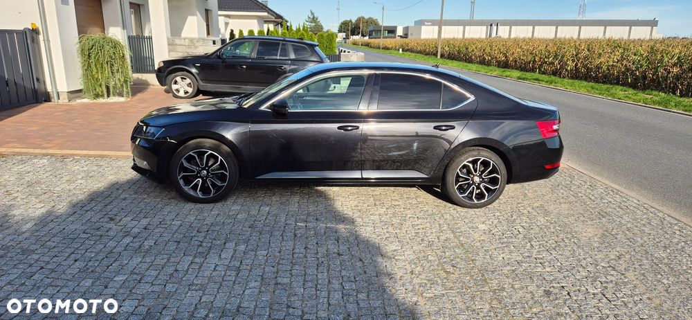 Skoda Superb 2.0 TDI Style DSG - 6