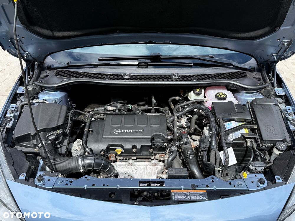 Opel Astra 1.4 Turbo Design Edition - 24