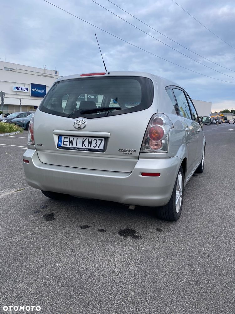 Toyota Corolla Verso 1.8 Prestige + 7os - 11