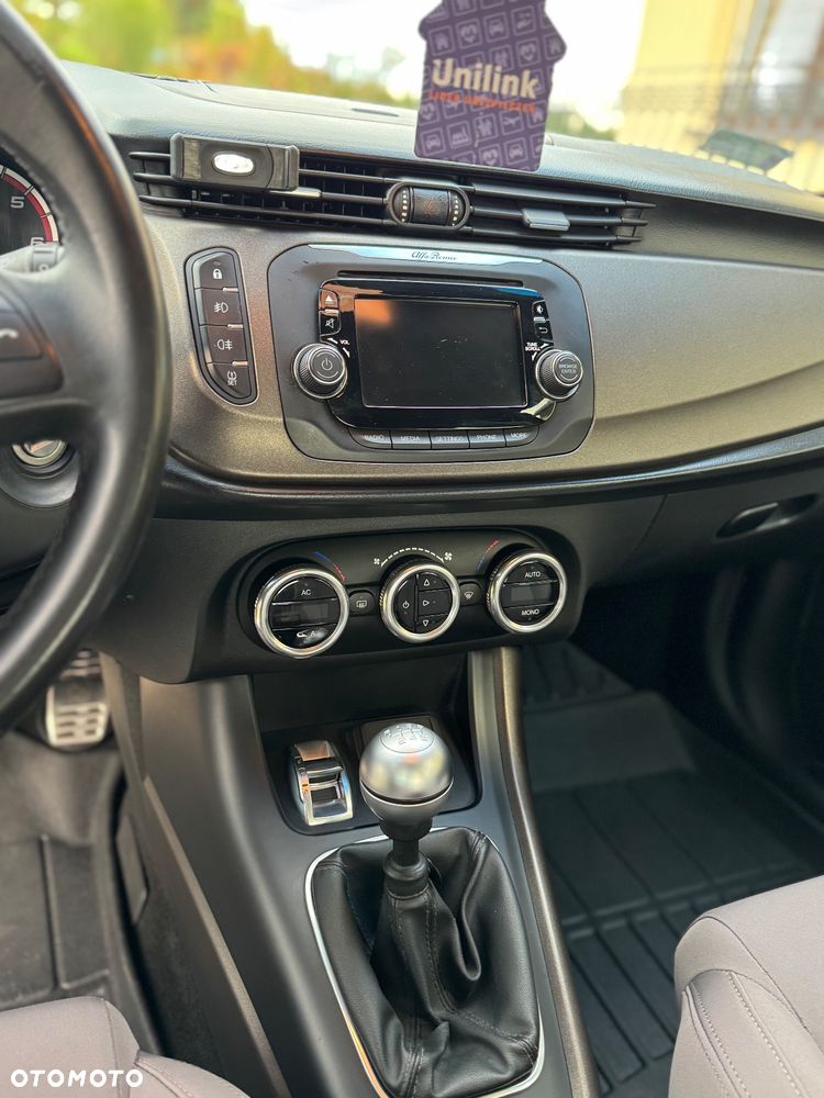Alfa Romeo Giulietta 2.0 JTDM - 15