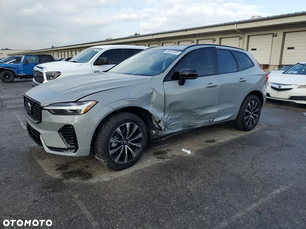 Volvo XC 60 B5 B AWD Plus Black Edition - 2