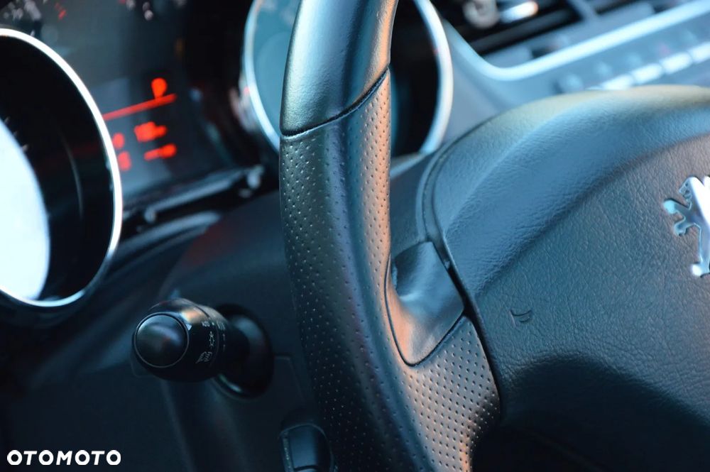 Peugeot 5008 HDI FAP 165 Automatik Premium - 19