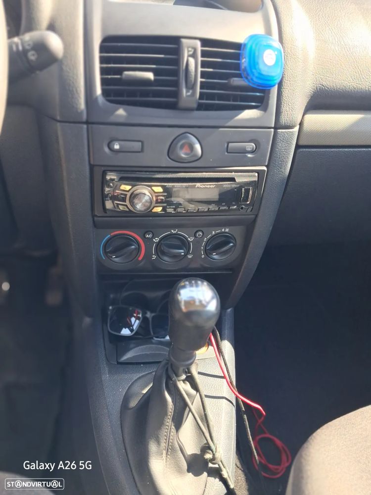 Renault Clio 1.5 dCi Confort - 4