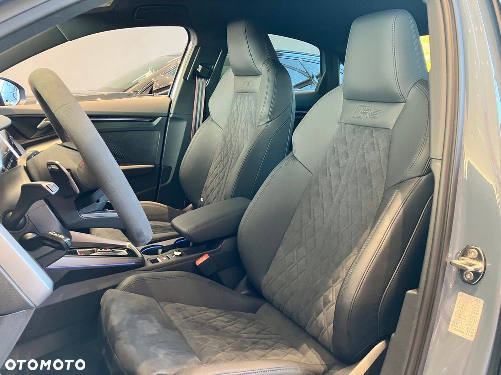 Audi RS3 Limousine - 14