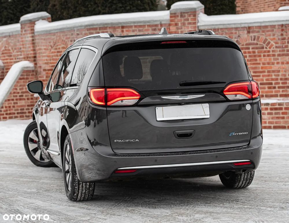 Chrysler Pacifica - 8