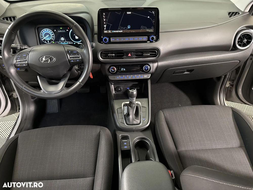 Hyundai KONA - 10