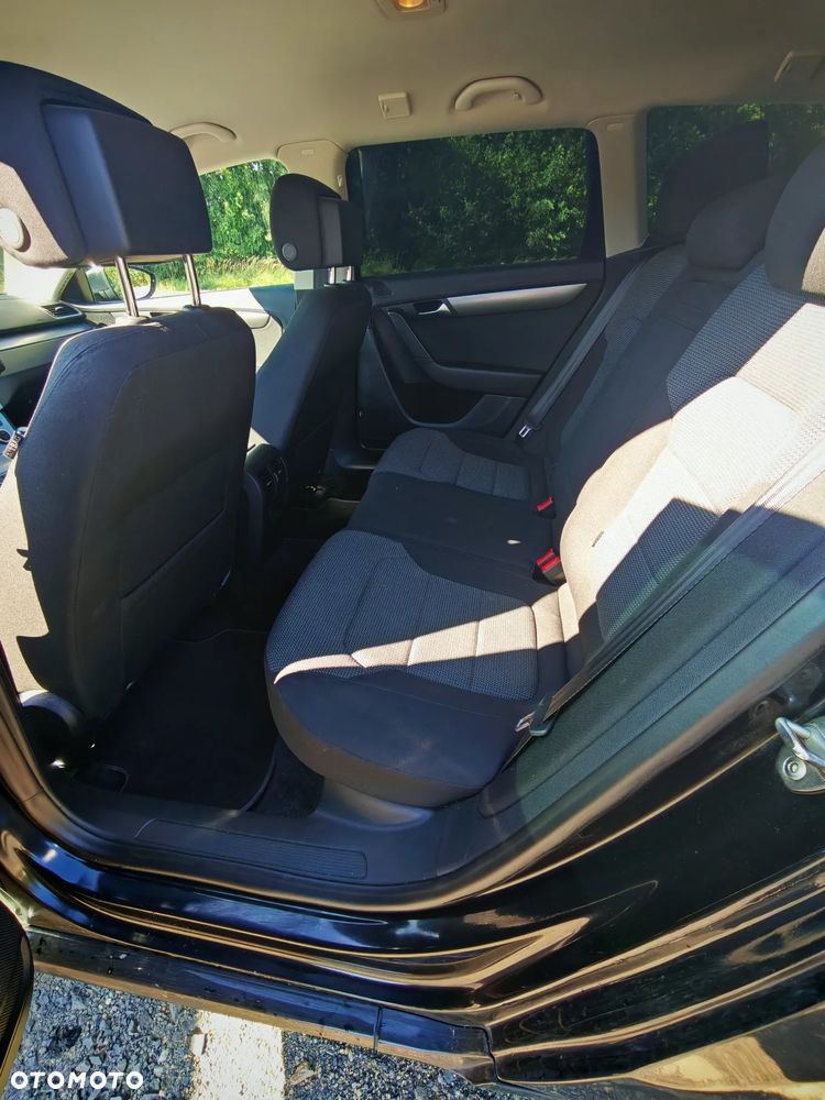 Volkswagen Passat - 2